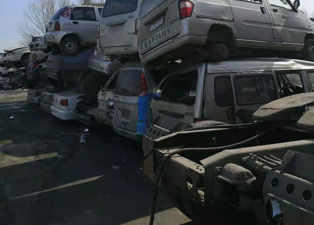 成都<a href=http://www.bg1ioz.cn/ target=_blank class=infotextkey>報廢汽車</a>公司講解車牌保留方法！
