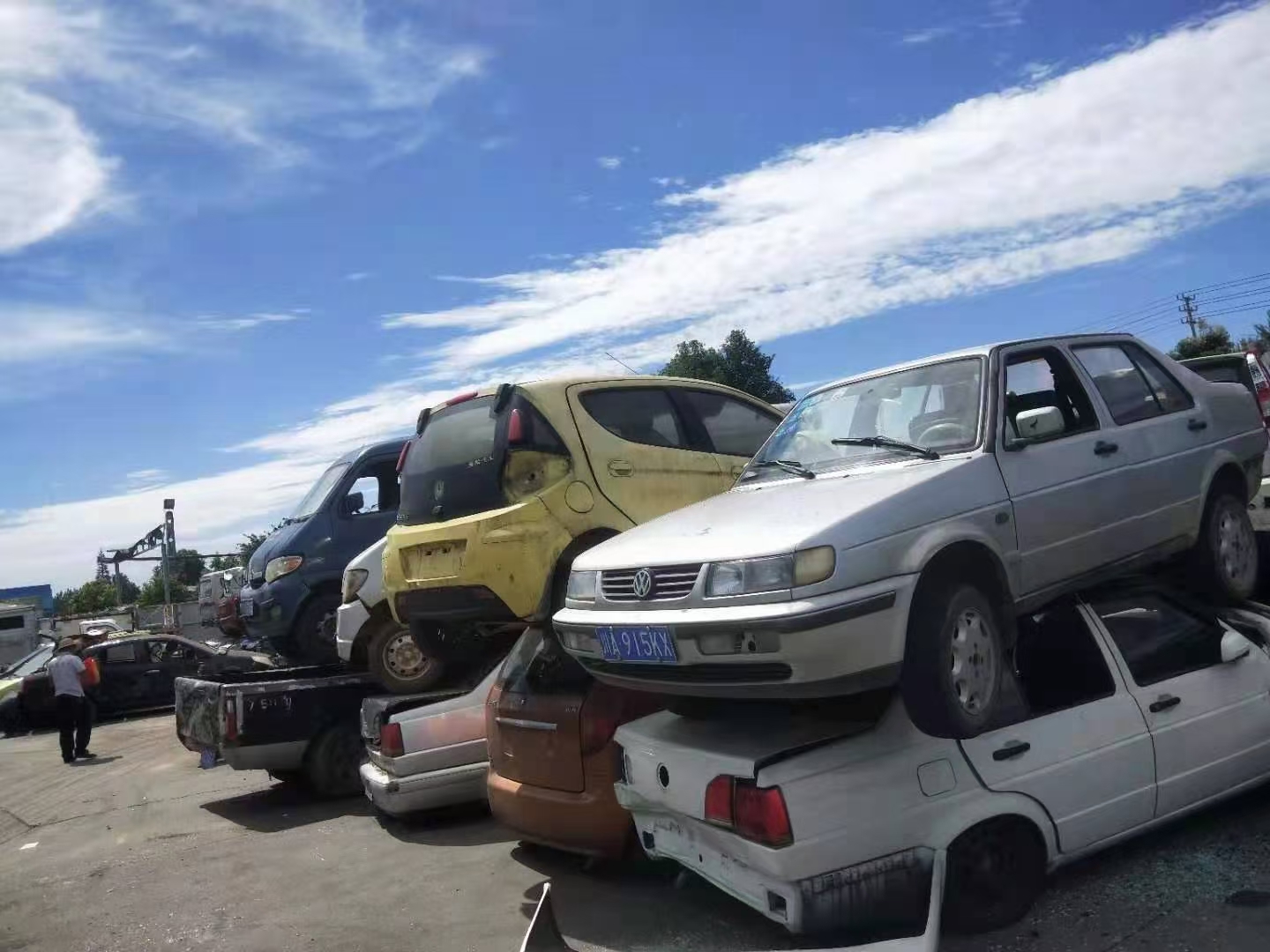 成都機(jī)動(dòng)車報(bào)廢怎么回收？